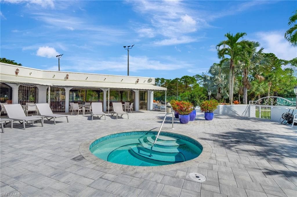 3323 Olympic Dr 715, Naples, FL 34105-33