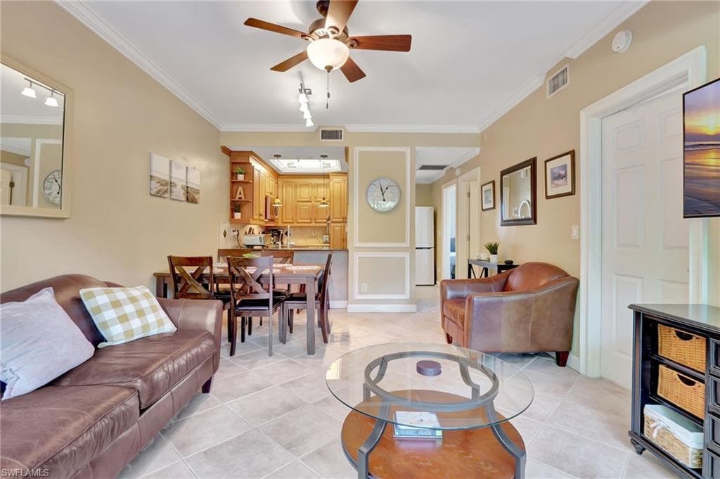 3323 Olympic Dr 715, Naples, FL 34105-7