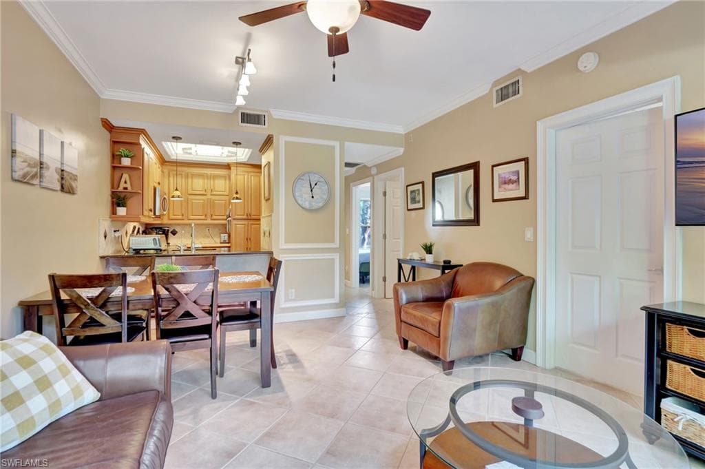 3323 Olympic Dr 715, Naples, FL 34105-8