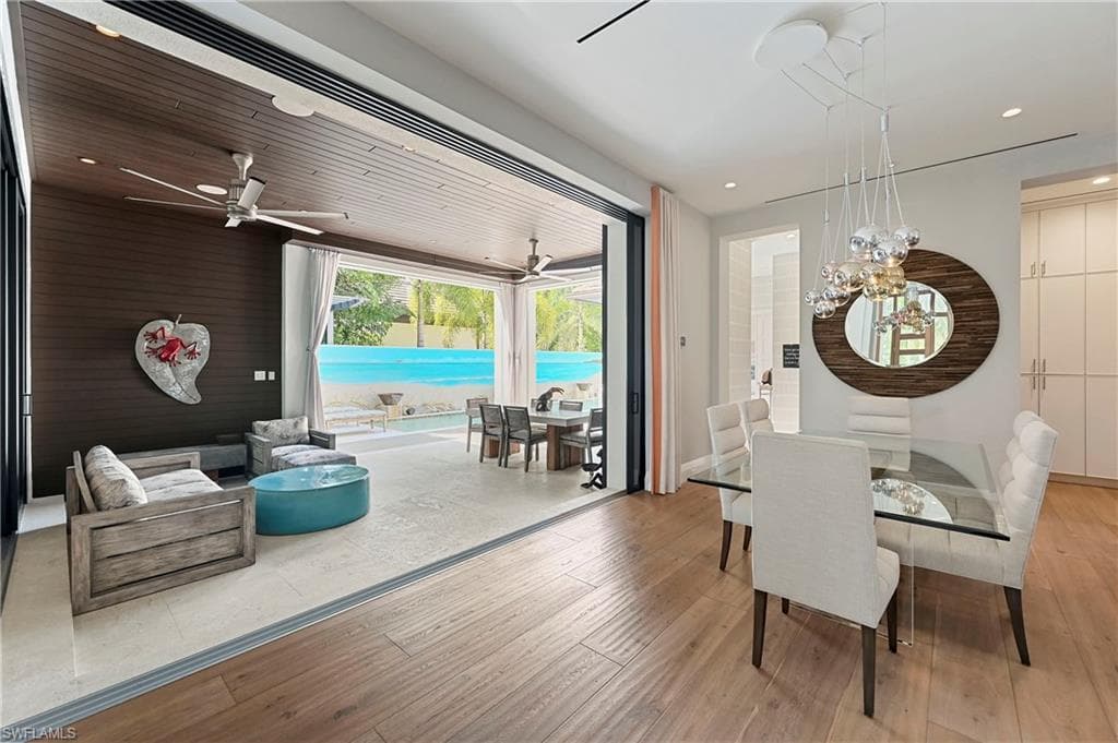 1230 Gulf Shore Blvd S, Naples, FL 34102-21