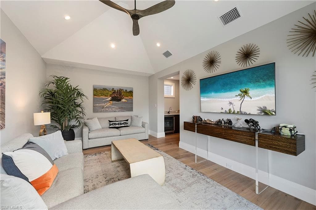 1230 Gulf Shore Blvd S, Naples, FL 34102-37