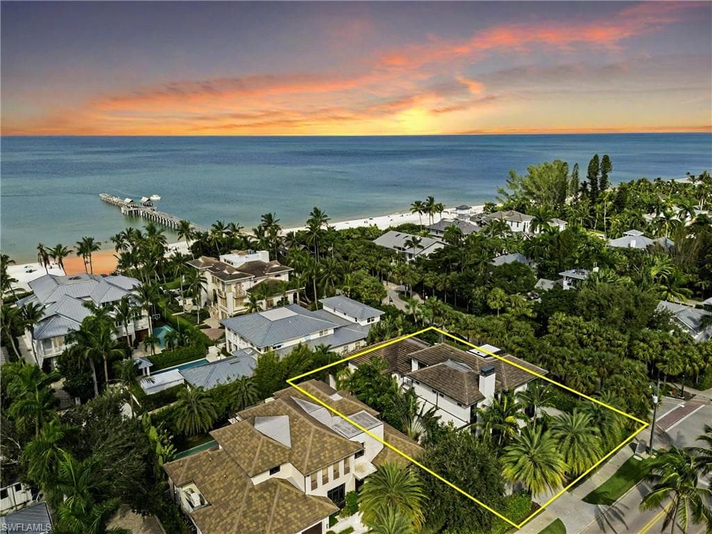 1230 Gulf Shore Blvd S, Naples, FL 34102-2