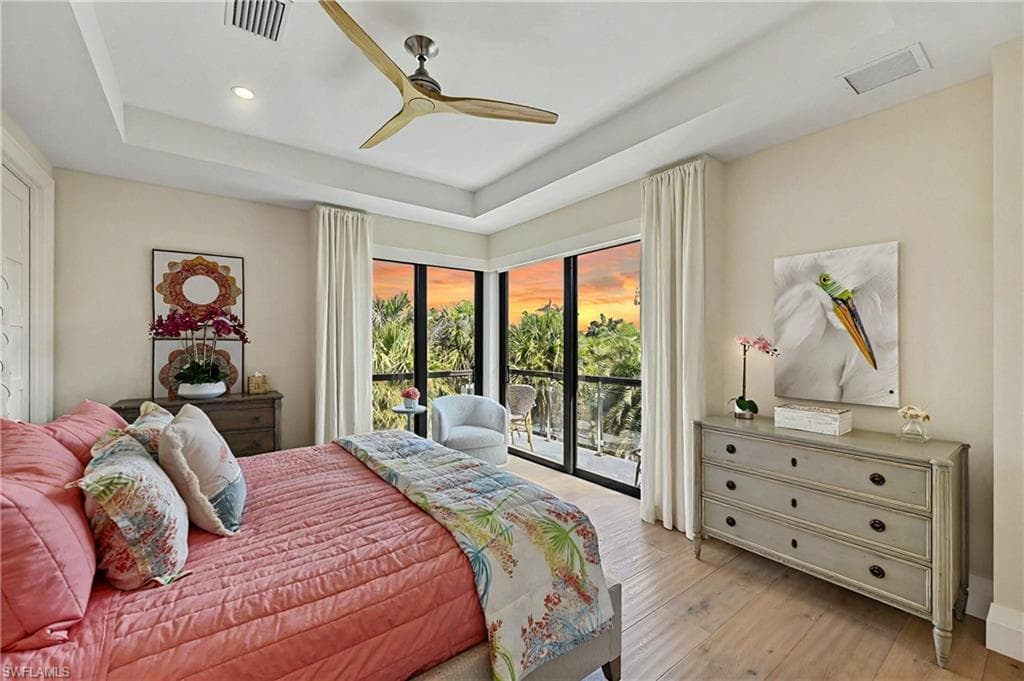 1230 Gulf Shore Blvd S, Naples, FL 34102-43