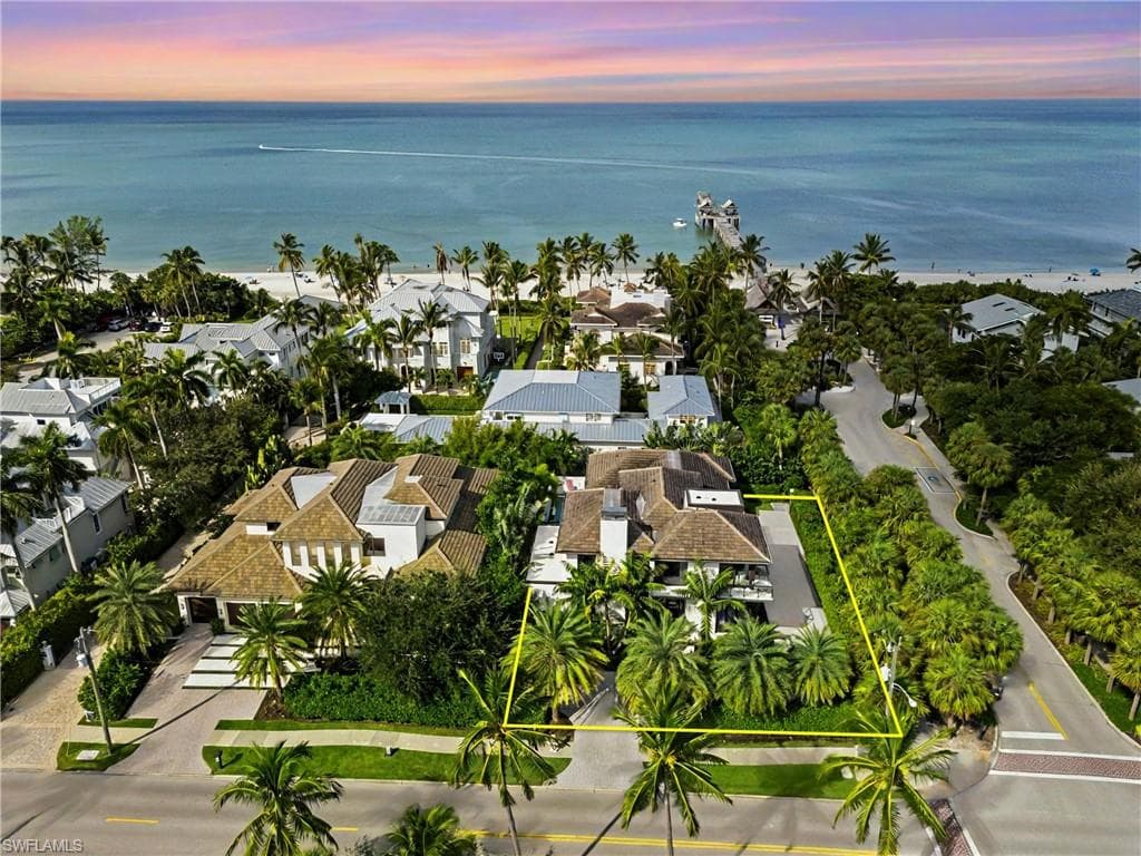 1230 Gulf Shore Blvd S, Naples, FL 34102-5