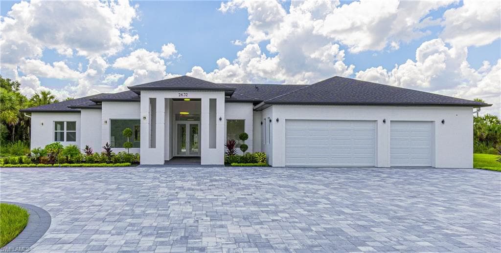 2632 30th Ave SE, Naples, FL 34117-1