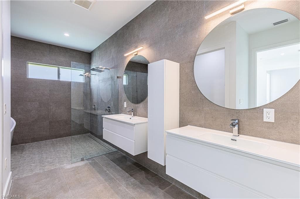 2632 30th Ave SE, Naples, FL 34117-20