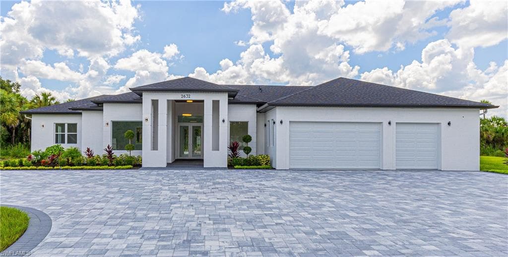 2632 30th Ave SE, Naples, FL 34117-2