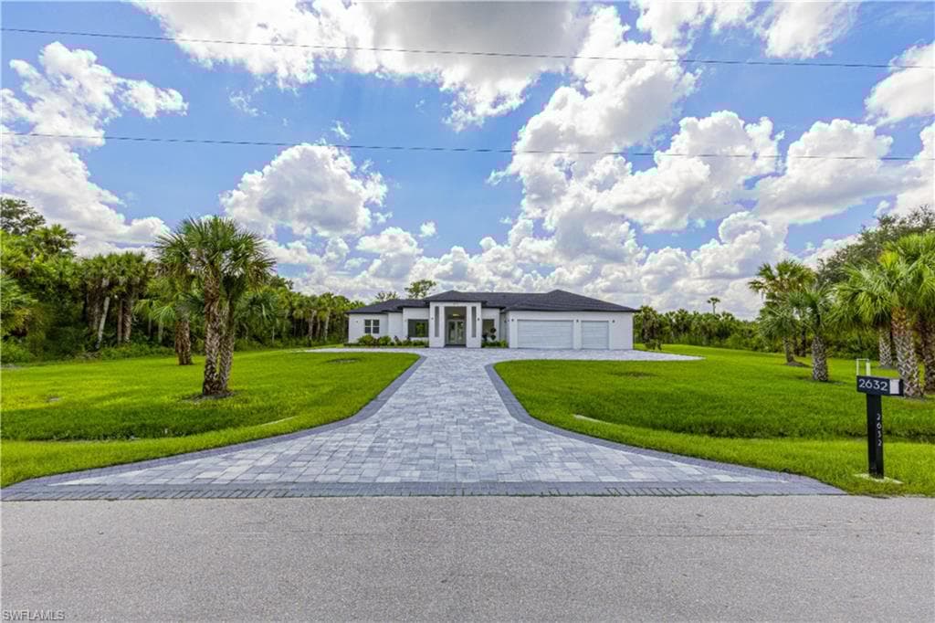 2632 30th Ave SE, Naples, FL 34117-33