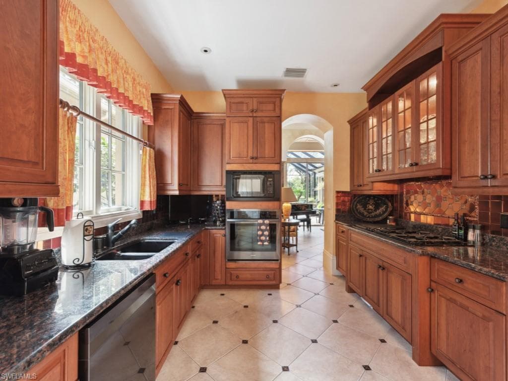 15727 Villoresi Way, Naples, FL 34110-11