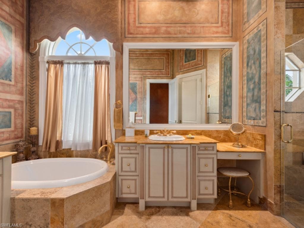 15727 Villoresi Way, Naples, FL 34110-16