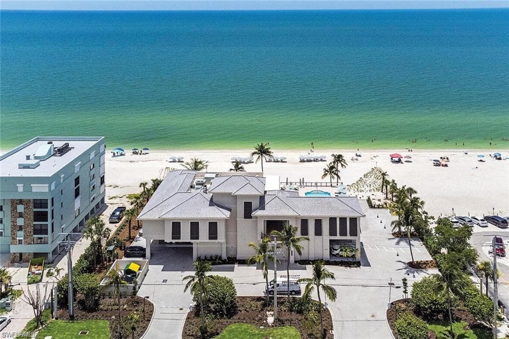 15727 Villoresi Way, Naples, FL 34110-42