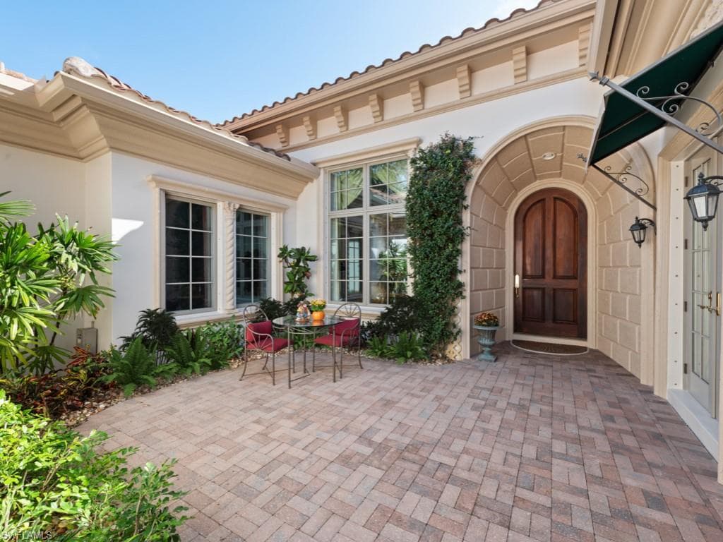 15727 Villoresi Way, Naples, FL 34110-4