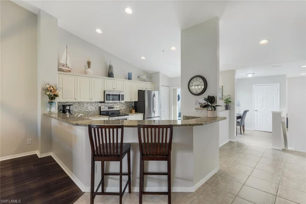 5145 Cobble Creek Ct G-202, Naples, FL 34110-10
