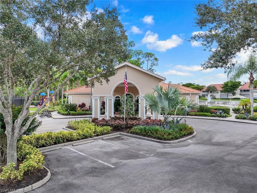 5145 Cobble Creek Ct G-202, Naples, FL 34110-29