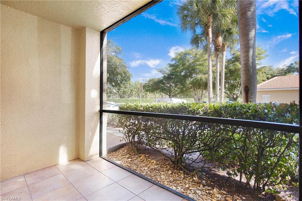 8754 River Homes Ln 8101, Bonita Springs, FL 34135-36