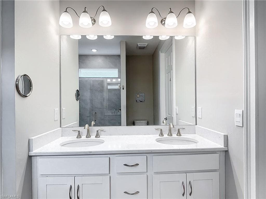 16701 Seasons Coast Dr, Bonita Springs, FL 34135-17