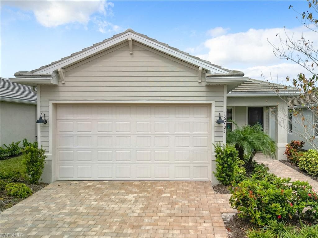 16701 Seasons Coast Dr, Bonita Springs, FL 34135-1