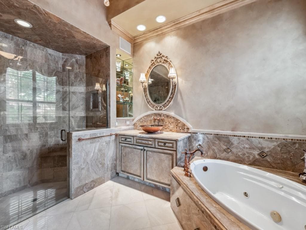 17026 Porta Vecchio Way 101, Naples, FL 34110-16
