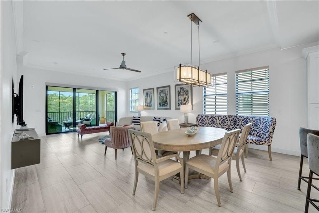 16360 Viansa Way 8-202, Naples, FL 34110-11