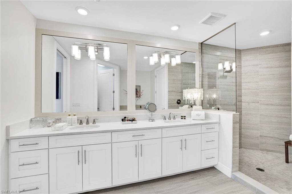 16360 Viansa Way 8-202, Naples, FL 34110-16