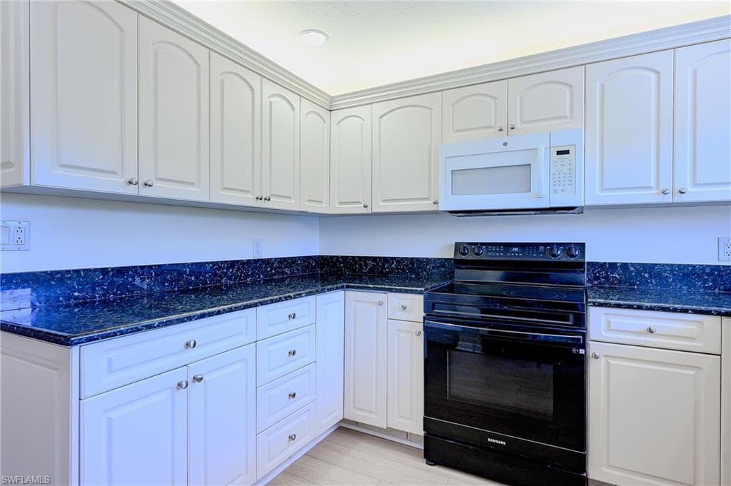 1100 8th Ave S 309c, Naples, FL 34102-15