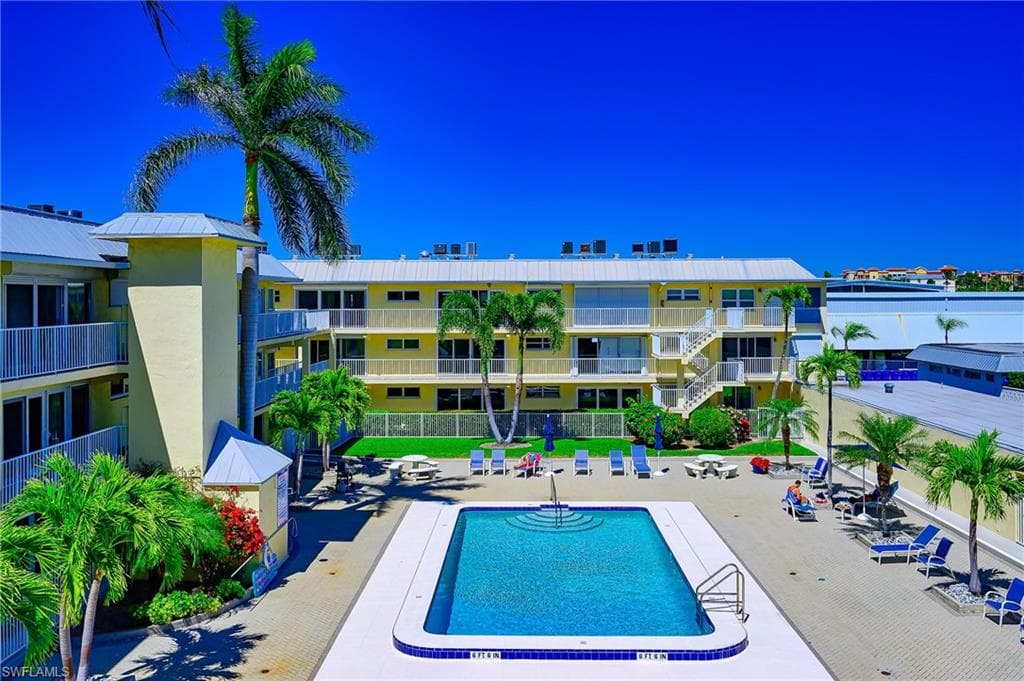 1100 8th Ave S 309c, Naples, FL 34102-32