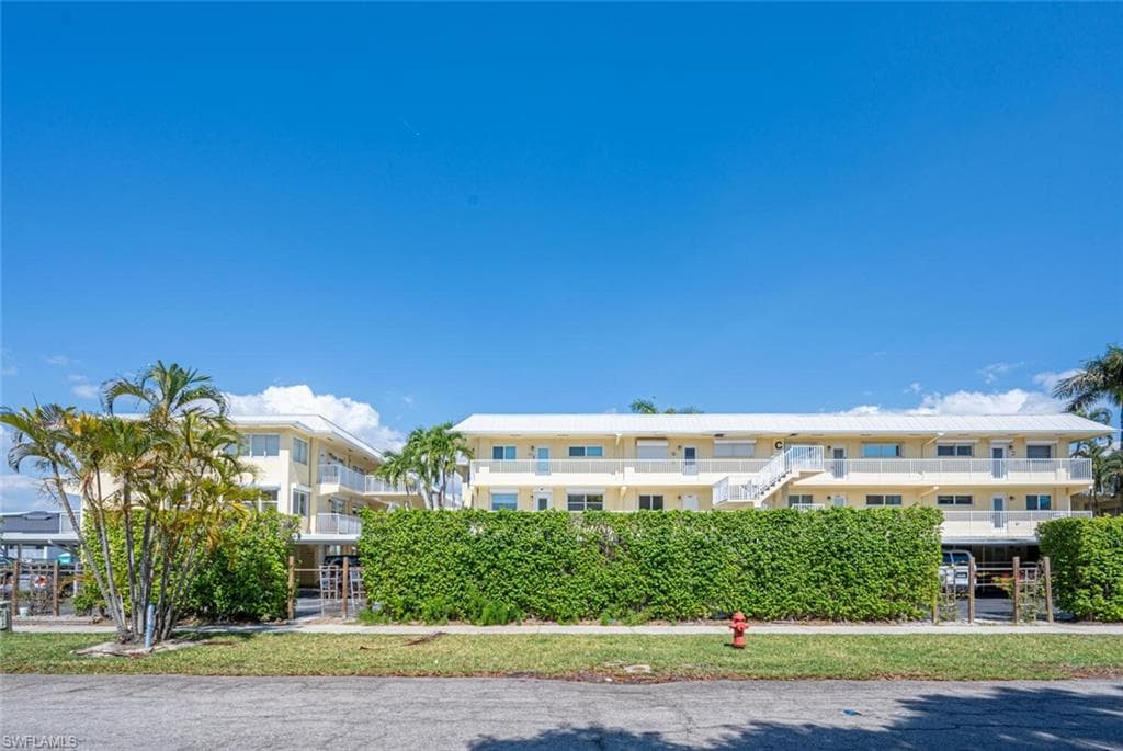 1100 8th Ave S 309c, Naples, FL 34102-3