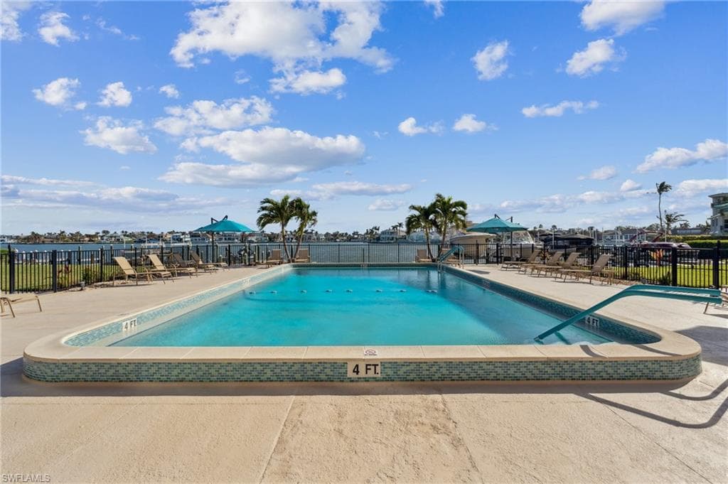 3430 Gulf Shore Blvd N 4j, Naples, FL 34103-25