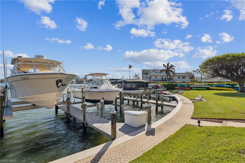 3430 Gulf Shore Blvd N 4j, Naples, FL 34103-31