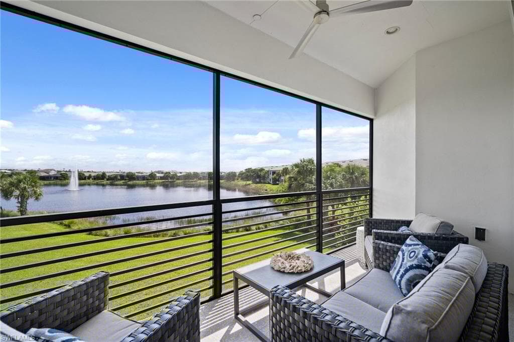 8860 Saint Lucia Dr 201, Naples, FL 34114-19