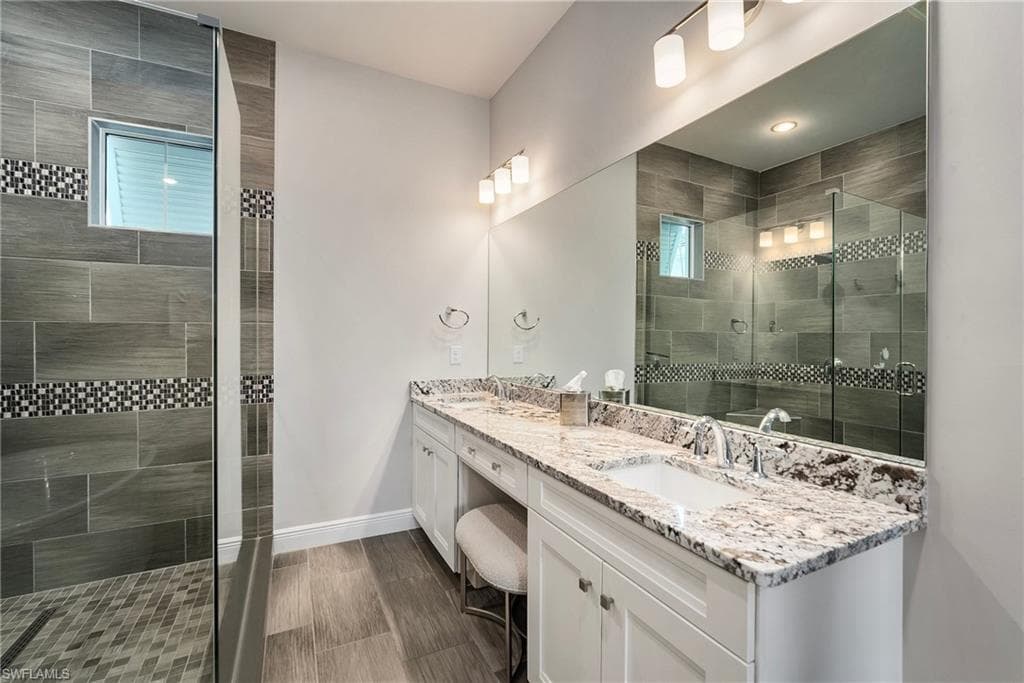 8860 Saint Lucia Dr 201, Naples, FL 34114-30
