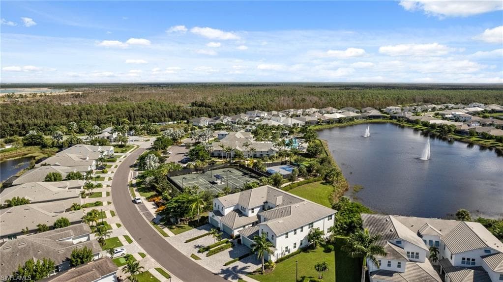 8860 Saint Lucia Dr 201, Naples, FL 34114-36