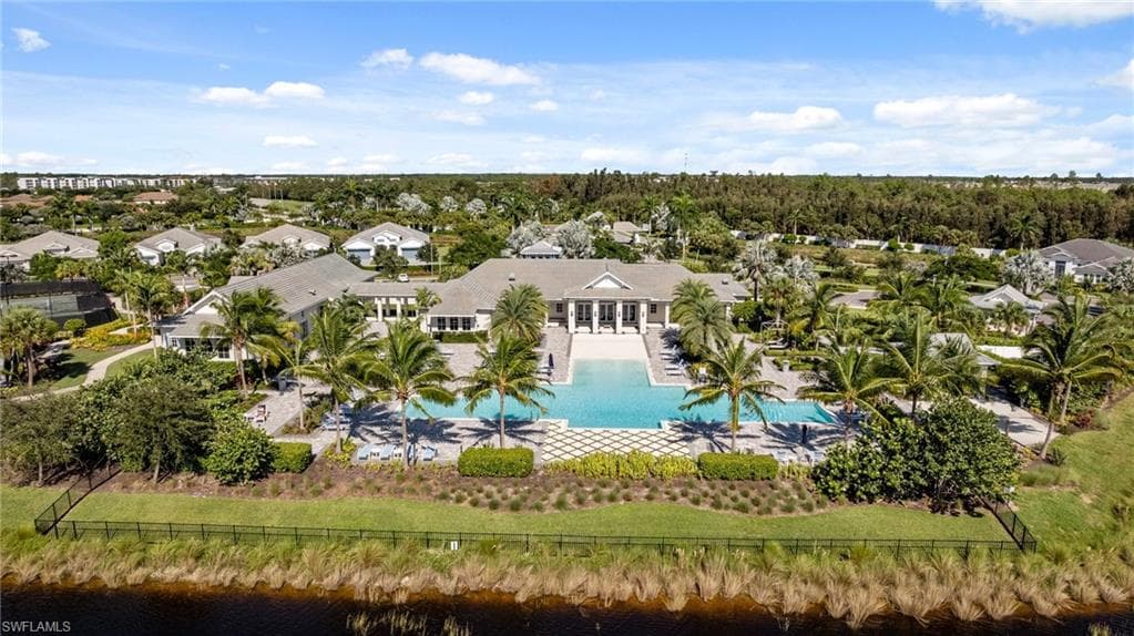 8860 Saint Lucia Dr 201, Naples, FL 34114-37