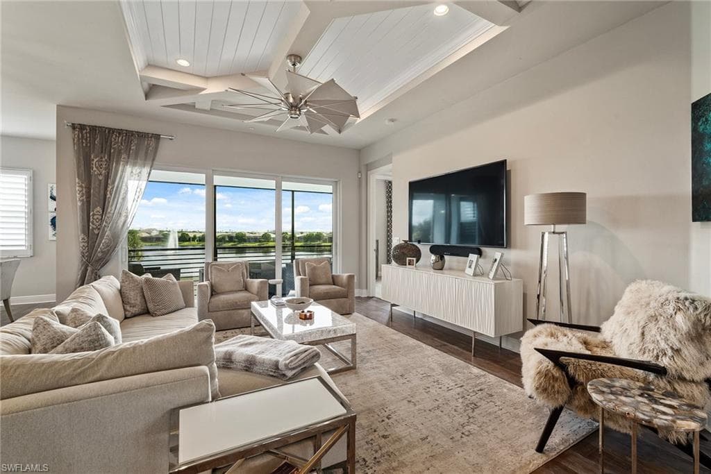 8860 Saint Lucia Dr 201, Naples, FL 34114-4