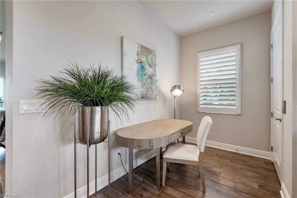 8860 Saint Lucia Dr 201, Naples, FL 34114-8