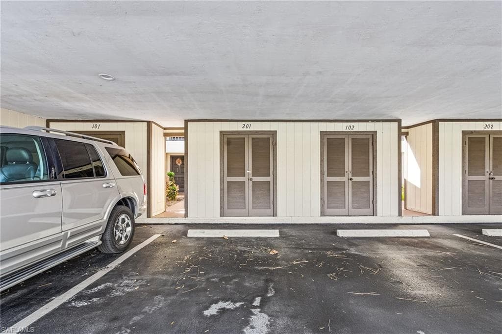 5825 Rattlesnake Hammock Rd 201, Naples, FL 34113-25