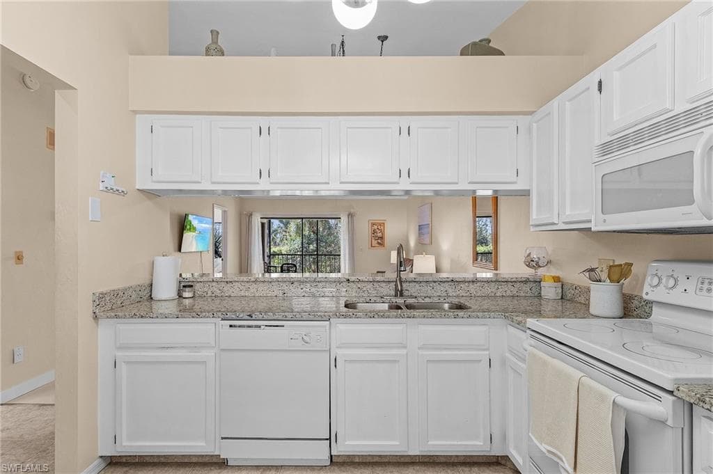 5825 Rattlesnake Hammock Rd 201, Naples, FL 34113-3