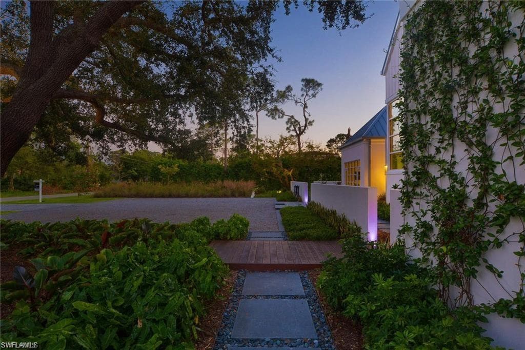 581 Myrtle Rd, Naples, FL 34108-13