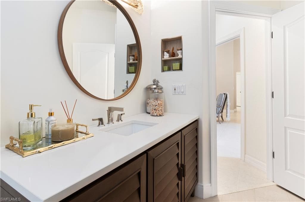 6980 Mauna Loa Ln, Naples, FL 34113-27