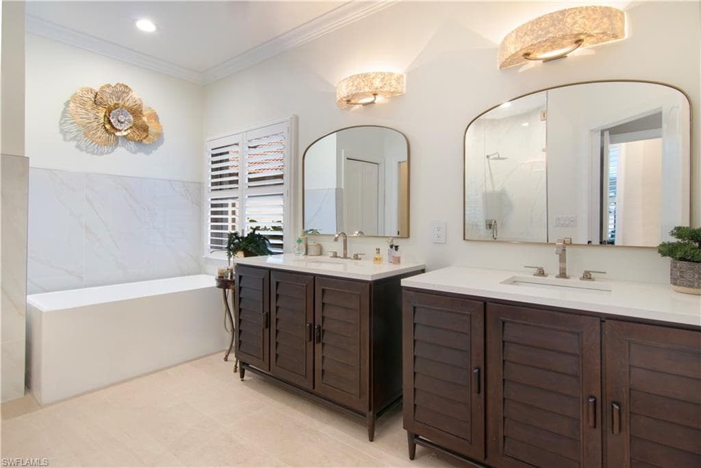 6980 Mauna Loa Ln, Naples, FL 34113-32