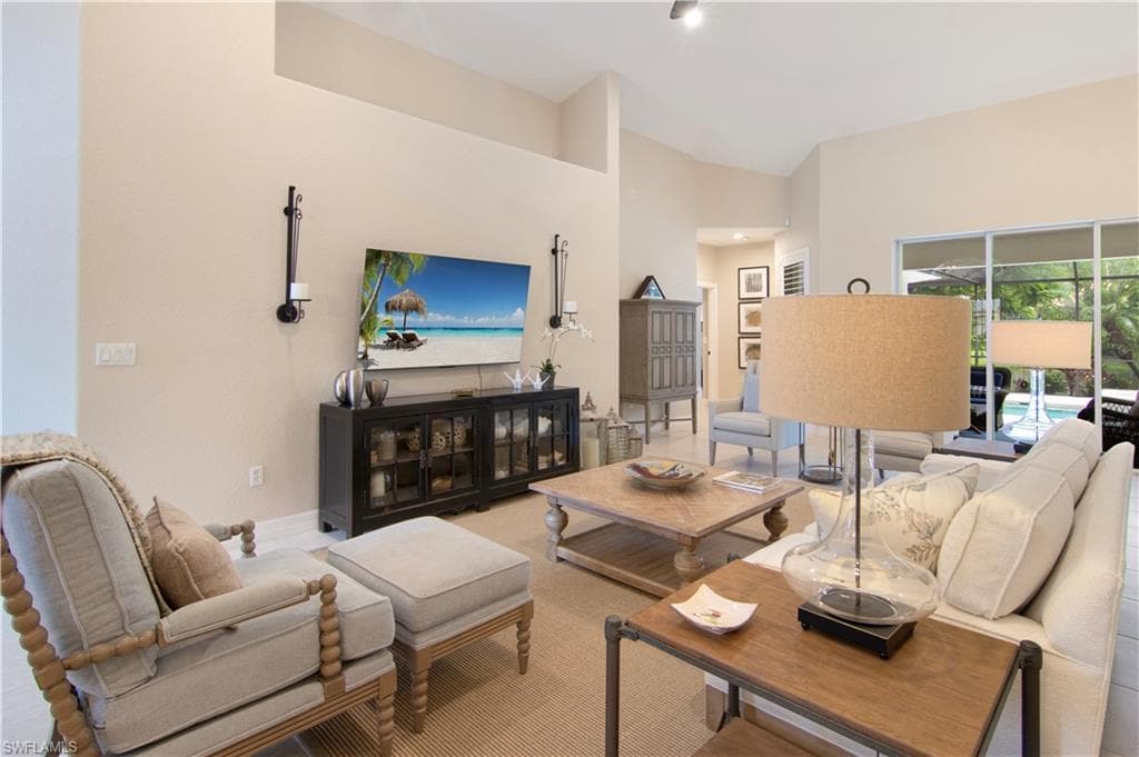 6980 Mauna Loa Ln, Naples, FL 34113-8