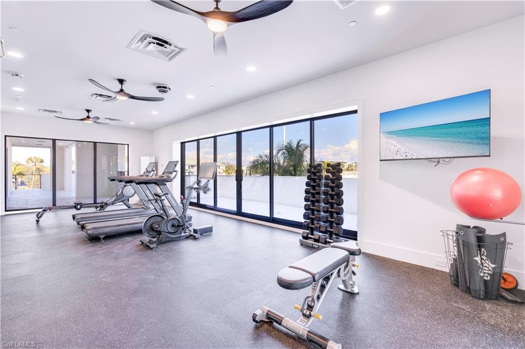 82 9th St S 205, Naples, FL 34102-34