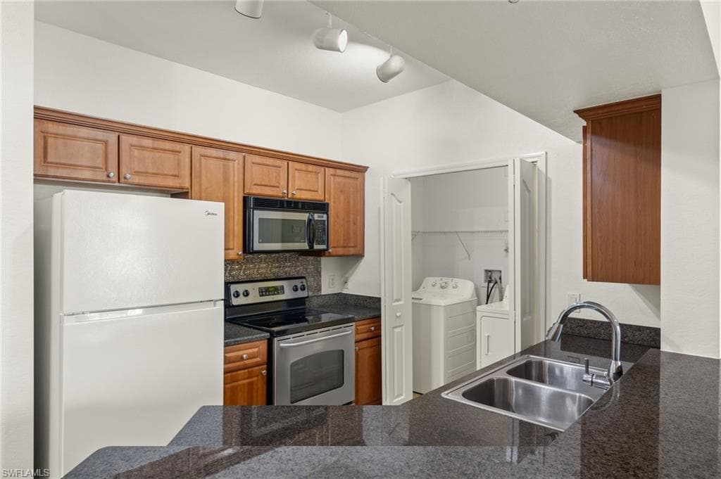 12990 Positano Cir 106, Naples, FL 34105-17