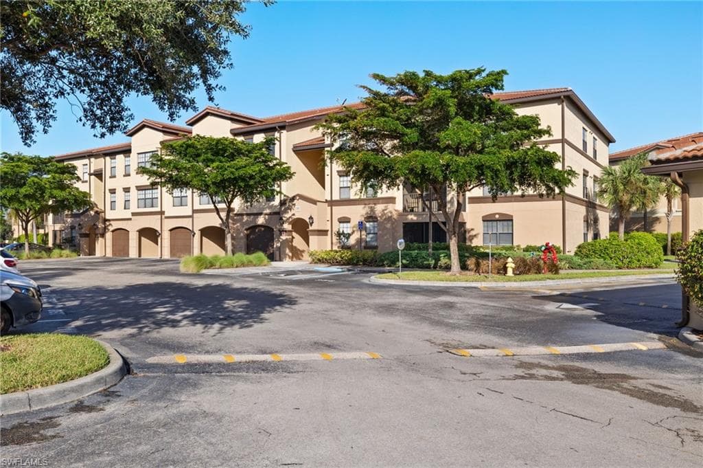 12990 Positano Cir 106, Naples, FL 34105-1