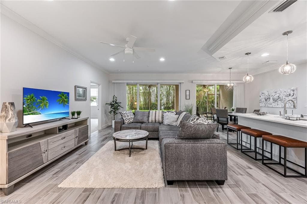6940 Avalon Cir 503, Naples, FL 34112-10