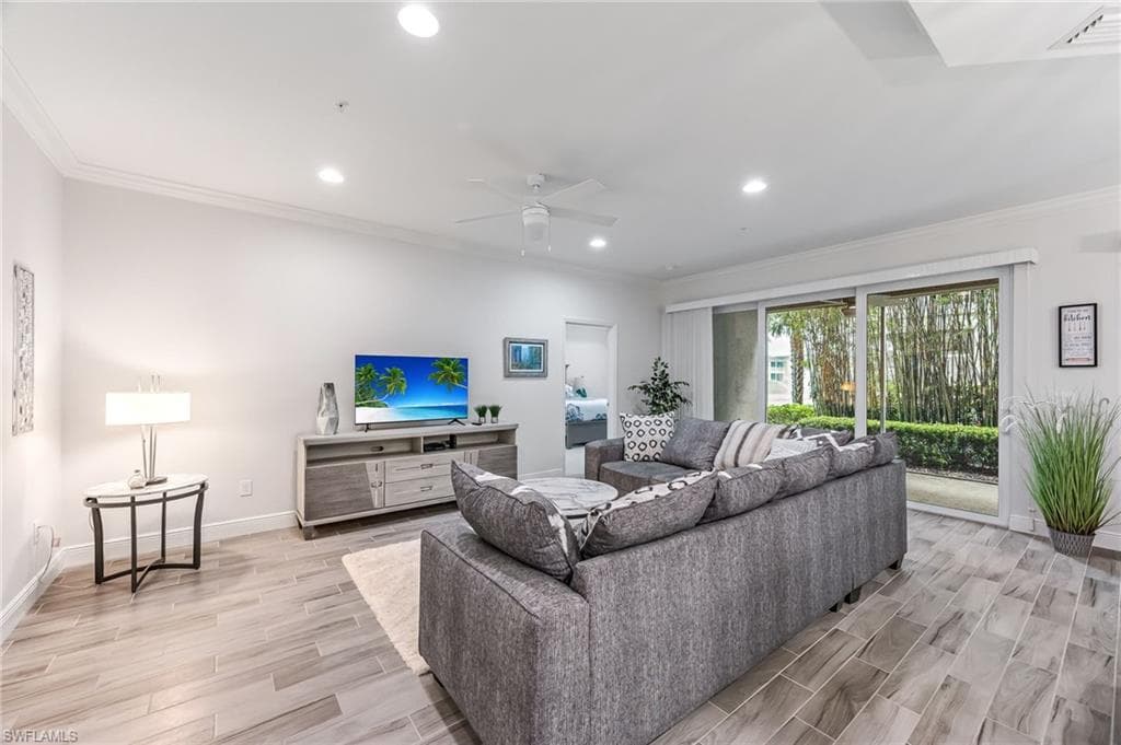6940 Avalon Cir 503, Naples, FL 34112-13