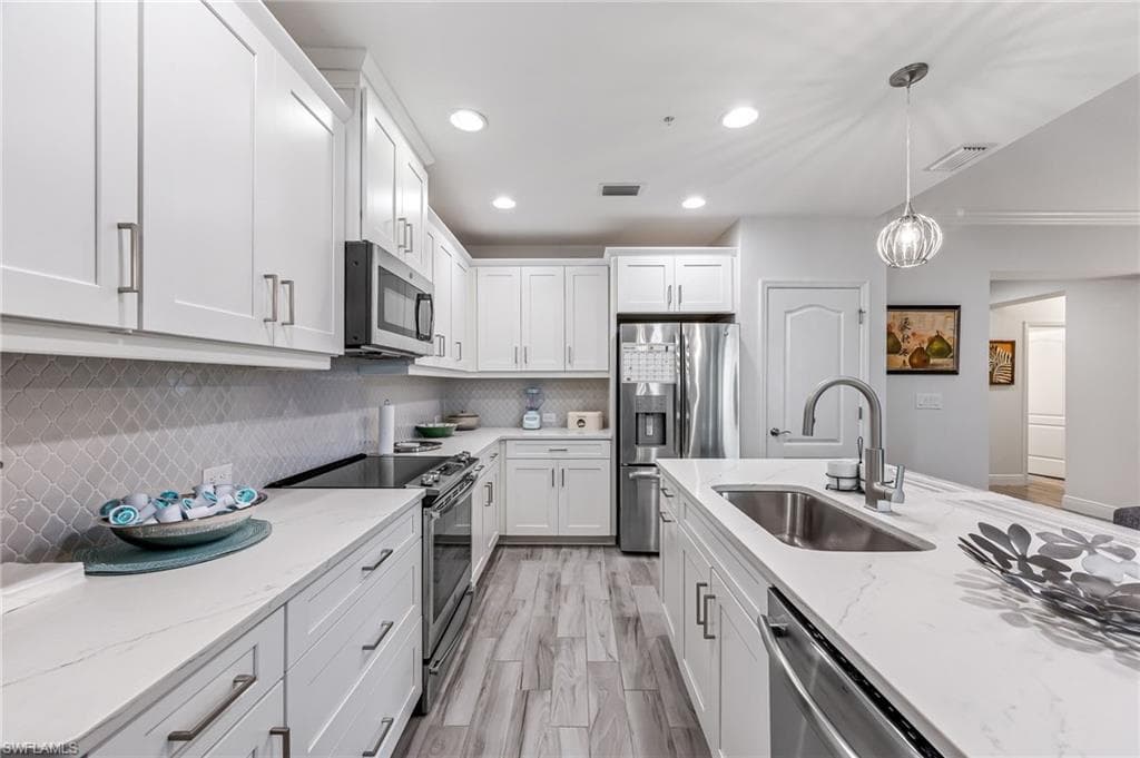 6940 Avalon Cir 503, Naples, FL 34112-15