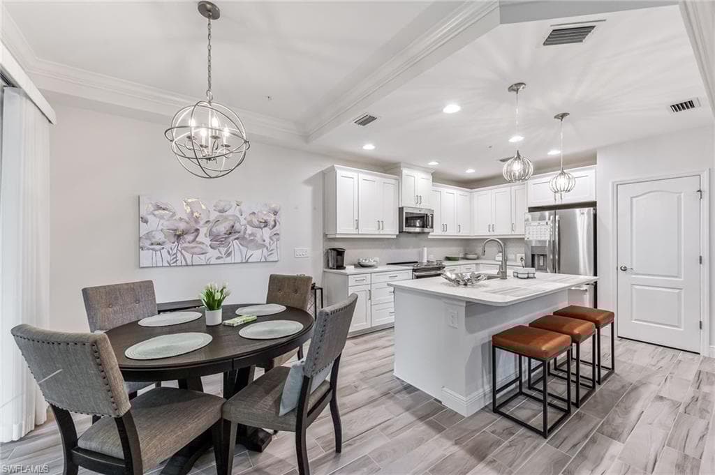 6940 Avalon Cir 503, Naples, FL 34112-17