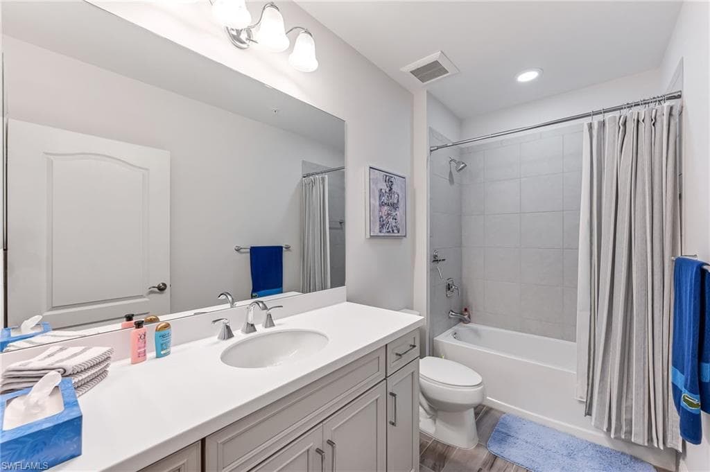 6940 Avalon Cir 503, Naples, FL 34112-33