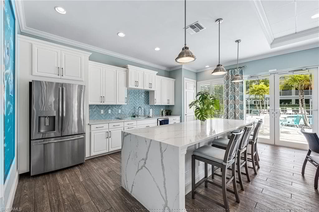 6940 Avalon Cir 503, Naples, FL 34112-43